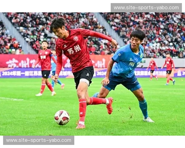 越秀山的蓝调与西南的烈火:广州富力vs贵州智诚,那场关于纯粹足球的博弈 越秀山的蓝调与西南的烈火:广州富力vs贵州智诚,那场关于纯粹足球的博弈